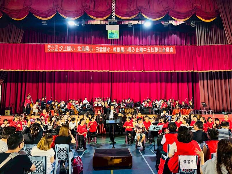 連結到學務處-新北市汐止區五校聯合音樂會樟樹國小演出盛況